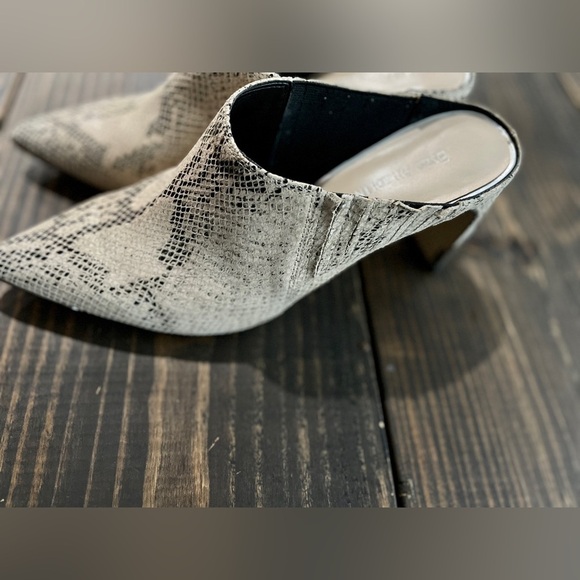 Enzo Angiolini Snake Reptile Print Mules Sz 9.5 - Picture 5 of 7